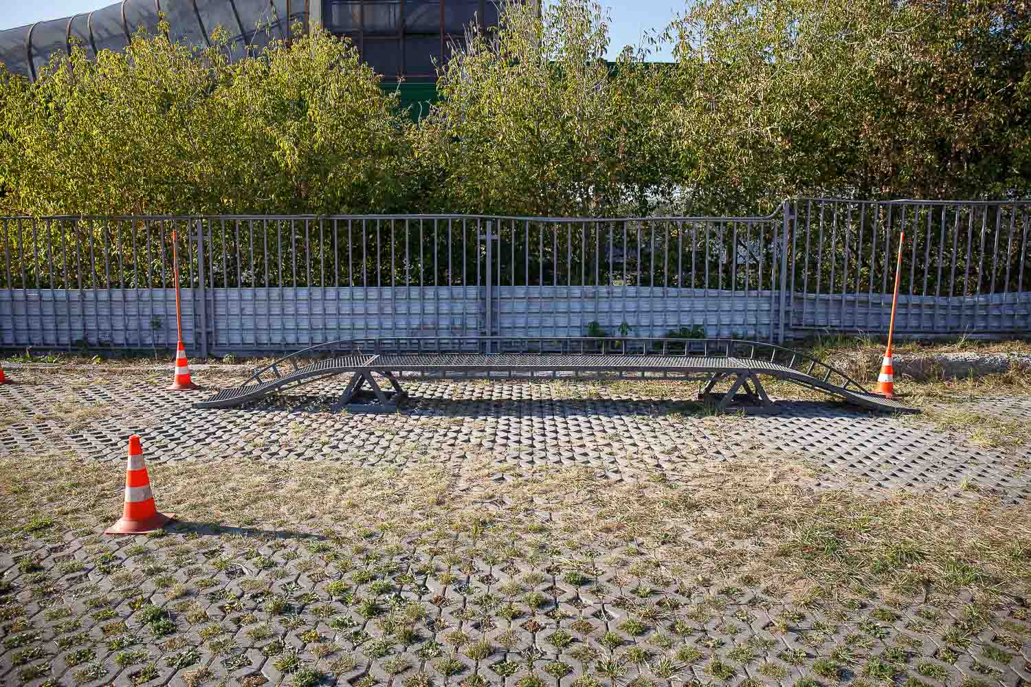 Фото  с полосы парка искусственных препятствий  нового поколения Фольксваген Туарег в дилерском центре Автосити Каширка